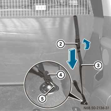 The load protection net borders the load compartment. It protects vehicle occupants from light objects and/or luggage slipping or tipping over. Always observe the notes on securing loads (Y page 314).
