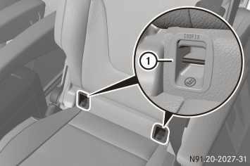 62 Children in the vehicle Safety ISOFIX child seat securing system ISOFIX child restraint systems do not offer sufficient protective effect for children whose weight is greater than 22 kg who are