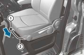 96 Seats Seats, steering wheel and mirrors Swivelling front seat (example: driver's seat) : Unlocks the swivelling seat ; Seat fore-and-aft adjustment You can rotate the front seats by 50 and 180.