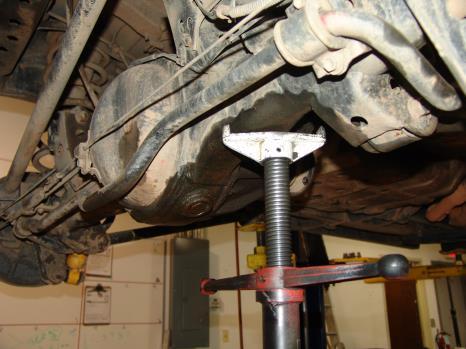 Slee Off Road Toyota Landcruiser 1998-2007 OME Suspension Installation Page 2 of 10 1. Start by lifting the vehicle safely on a flat surface. Remove all wheels including the Spare Tire.