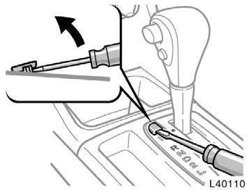 NOTICE Make sure that the front towing eyelet is tightened securely, or it may be loosened or removed when towing the vehicle.
