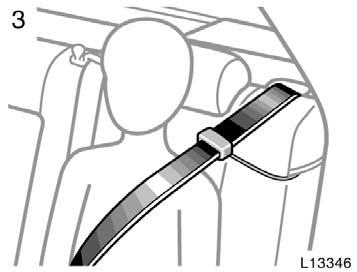 The elastic cord must be behind the belt and the guide must be on the front. 3. Buckle, position and release the seat belt.
