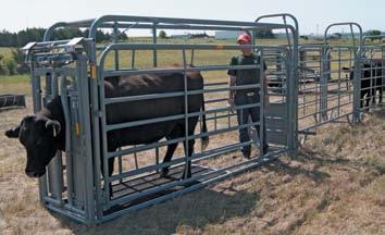 Built Winkel Tough, this self-contained unit comes with one 12 corral panel, one 10 corral panel, one 10 x 4 gate panel, a 30 gate in back, a self-catching head gate, a full 12