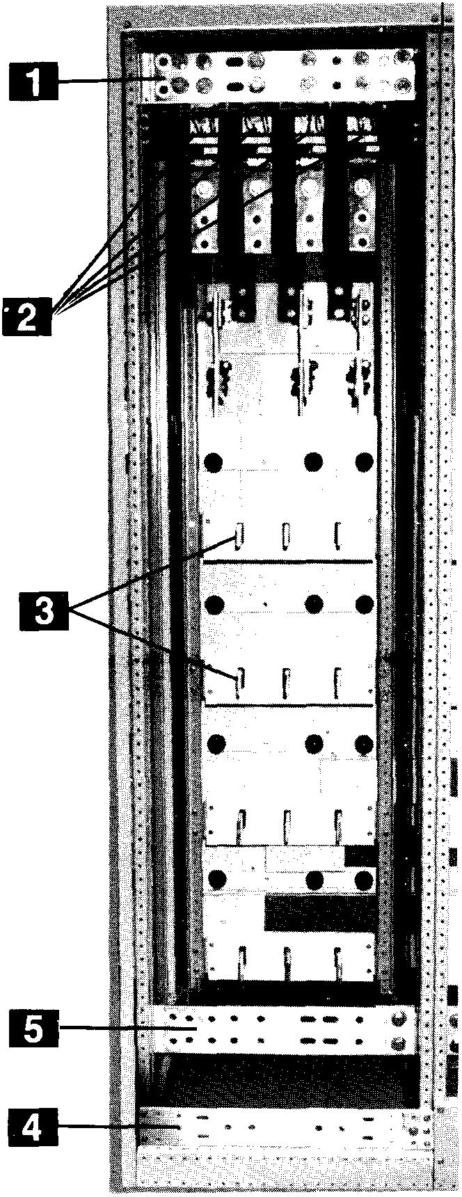 SECTON ll-description 3.12-Ground Bus All General Electric AKD-8 switchgear sections are grounded to the internal equipment ground bus (4), Fig. 3-30, located at the bottom of the cable compartment.