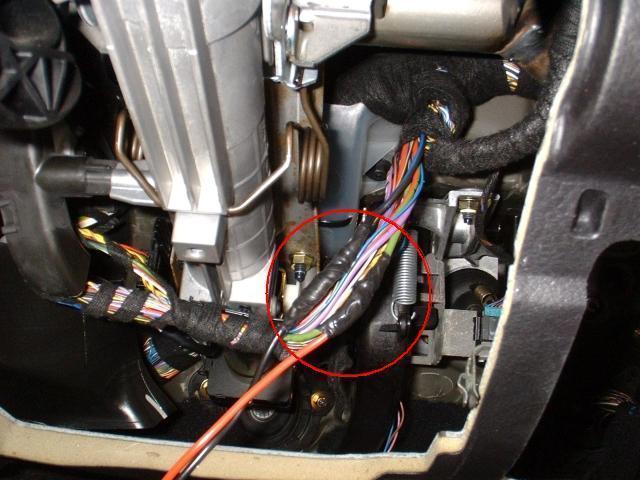 Make the lengths of the two new 2.5mm cables as short as possible, so the relay is situated close to this position.