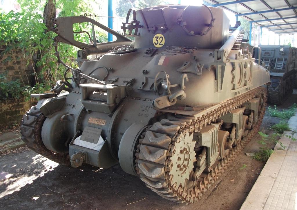 This tank has got the automatic tow hook modification in 1945 Pierre-Olivier Buan, September 2012 M32B1 TRV Museo della