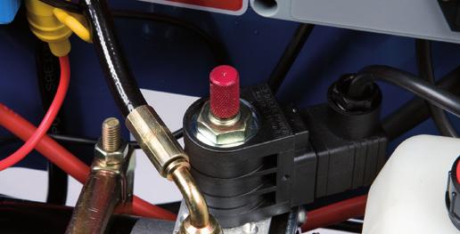 Locate red knob on powerpack valve A. Pull and twist red knob so valve remains open. Locate red knob on cylinder valve B.