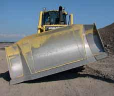 Optimized Work Equipment Sigmadozer blade (EX/WX) The middle section of Komatsu s Sigmadozer blade acts like a V-shaped bucket with aggressive ground penetration.
