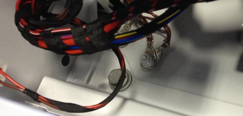 Using the supplied extension wires, connect the four control panel wires to the respective tank harness wires (Figure 7.3). Ensure you use the correct gauge wire.