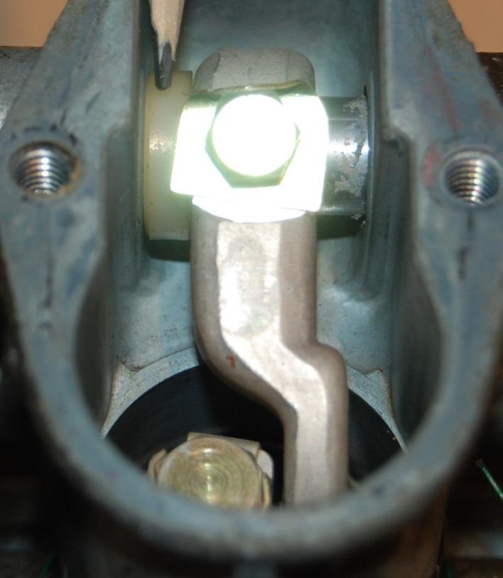 Supplies air to mix with fuel from the main jet when the choke valve is closed. Air hole (passage) for the air screw.