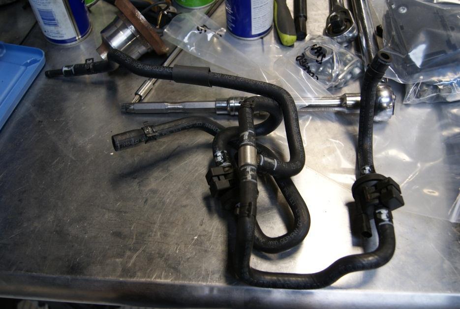 Engine vacuum line and hose disassembly (remove the intake manifold) Separate vacuum