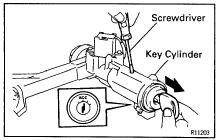 STEERING TILT STEERING COLUMN SR17 STEERING COLUMN INSPECTION AND REPLACEMENT 1. INSPECT KEY CYLINDER Check that the steering lock mechanism operates properly. 2.