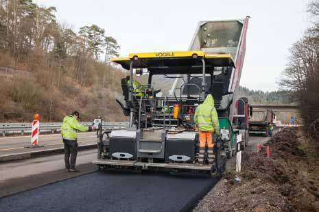 600 TP2 Plus with tamper and 2 pressure bars for maximum precompaction 3,000mm 6,000mm 9,500mm SB 250 SB 250 TV built up to maximum pave width