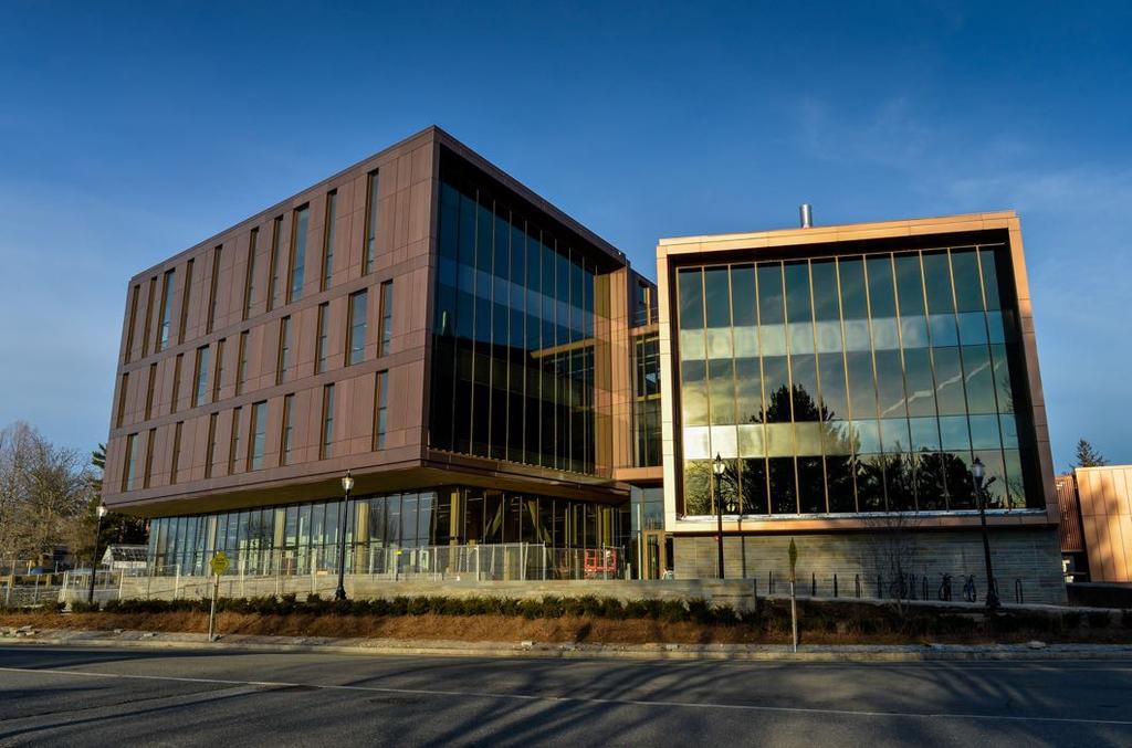 Design Building, UMass, Amherst 87,500 ft 2 (8,200 m 2 ), 4 stories Project cost: $52M Construction time: Aug.