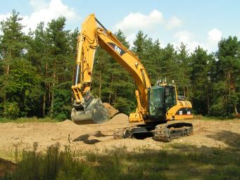 Radio-Controlled Hydraulic Excavator Caterpillar 320 CL For outdoor operations in areas exposed to radiation and for contaminated