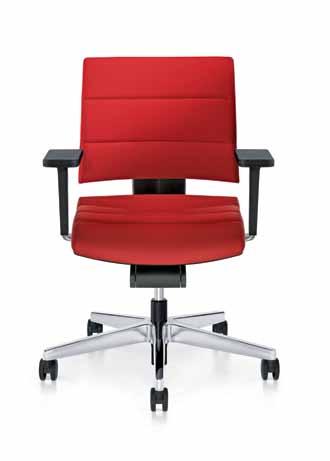 Champ swivel chairs are available in three different heights. The segments proportion the chair heights. The innovative BodyFloat synchronous mechanism gives Champ a distinctive appearance.