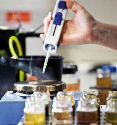 SEW-EURODRIVE can take charge of the entire process for performing a lubricant analysis and any necessary downstream measures, thus leaving you to devote yourself to your key strengths as a plant