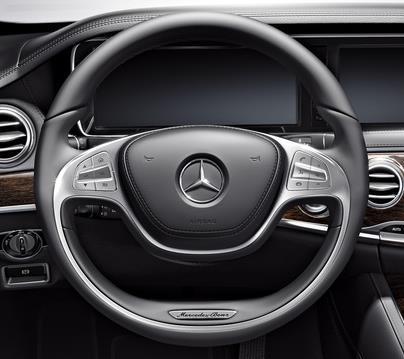 Visual Equipment Differentiation Steering Wheels 289 Wood/Leather Steering Wheel Standard on all models except AMG The
