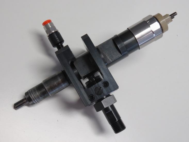 Use of adapter for Denso injector  The following components