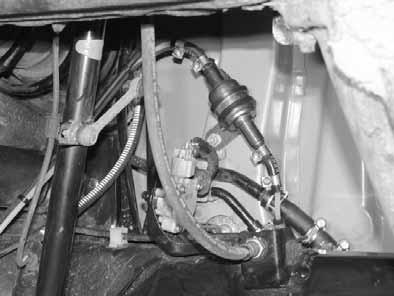 Installation location on left behind vehicle fuel tank! Route wiring harness of metering pump and fuel line from heater unit along original vehicle lines toward rear.