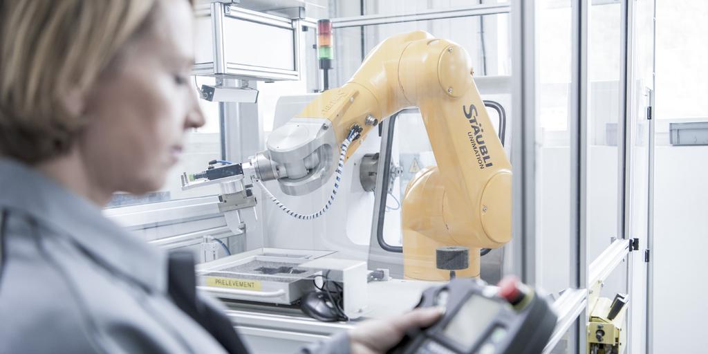 MAN AND MACHINE Reliability, flexibility, performance TX 6-axis industrial robots features an