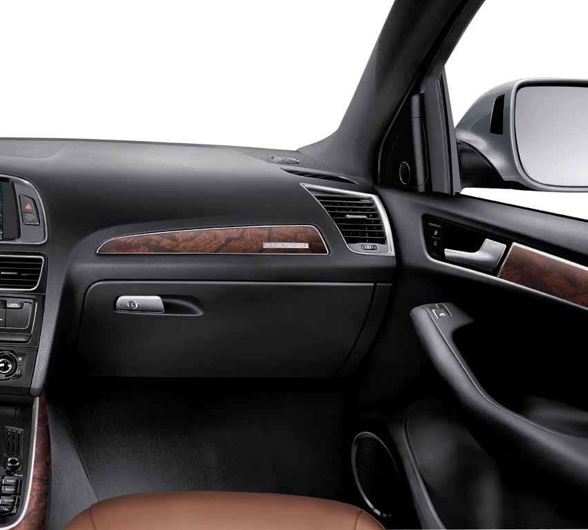 Speaking to the detail and craftsmanship of the Q5 are premium genuine wood inlays.