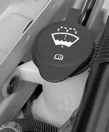 Notice: When using concentrated washer fluid, follow the manufacturer s instructions for adding water. Do not mix water with ready-to-use washer fluid.