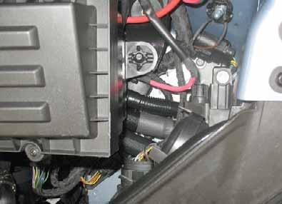 Preparing air filter box 76 Version : If drain pipe is