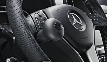 The right direction. Our steering wheel knob enables you to steer easily and safely with one hand.