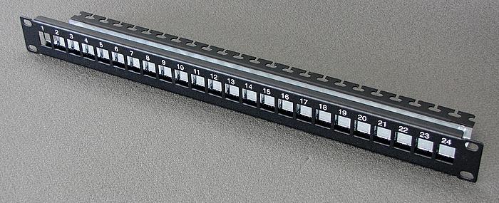 19" RJ45 panel 19" Panel RJ45/24 UTP/FTP is equipped with equipotential earthing panel and cable tidy rail.