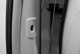 passenger s side button on the NISSAN Intelligent Key for approximately 1 second.