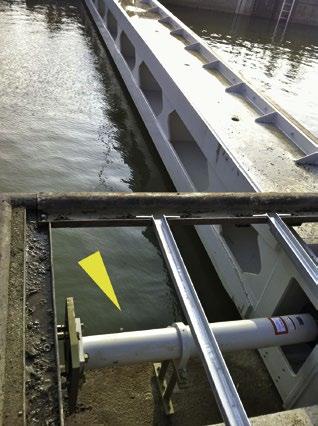 Safety Shock Absorbers Application Examples 89 SDP60EU Customized buffer beam dampers Driving into lock gates should be specifi cally facilitated when navigating through Dutch river locks.
