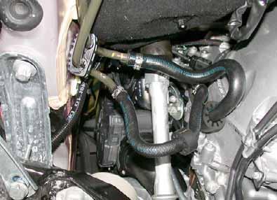 Mercedes Benz GLK 00 / 0 / 50 CDI (X04) Position black (sw) rubber isolator fuel