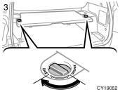 Roof luggage carrier NOTICE CY19052 When using the double deck at the raised position, do not place any object heavier