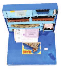 and track, box lid split at 2 corners (G-BD) 50-60 Lot 629 629 A Hornby Dublo post-war EDP1 Sir Nigel Gresley, train set containing Sir Nigel and tender LNER blue, 2 teak coaches, track oval,
