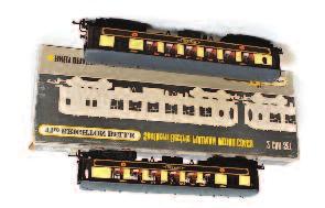 897 A tray containing a Gaugemaster Prodigy Advance 2 DCC control system (unboxed) with a Hornby Select DCC controller and 4 Hornby Digital prints decoders 80-120 898 4 coaches and one bogie wagon by