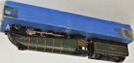 80059, slight wear and loss to lining only (VG,BG) 120-180 916 19 Hornby Dublo (mainly SD6) wagons of various types (G-VG, BG- VG) 60-80 917 A Hornby Dublo 4316 SR green Horsebox, with horse