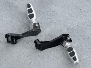 passenger foot pegs. Pegs include unique rubber inserts. (Sold in pairs.) Chrome STR-5PX36-10-01 $96.