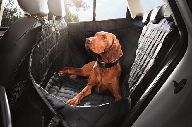 34 01 01 Rear protective cover Protects large surfaces against dirt at the rear. The versatile zip-fastening system allows a dog to enter and exit the vehicle via the rear doors.