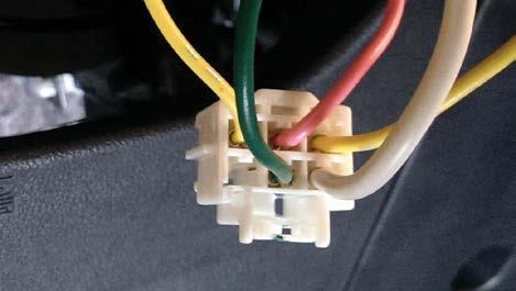 Connector - 6-pin white (left side of steering column) (+) 12V: White,