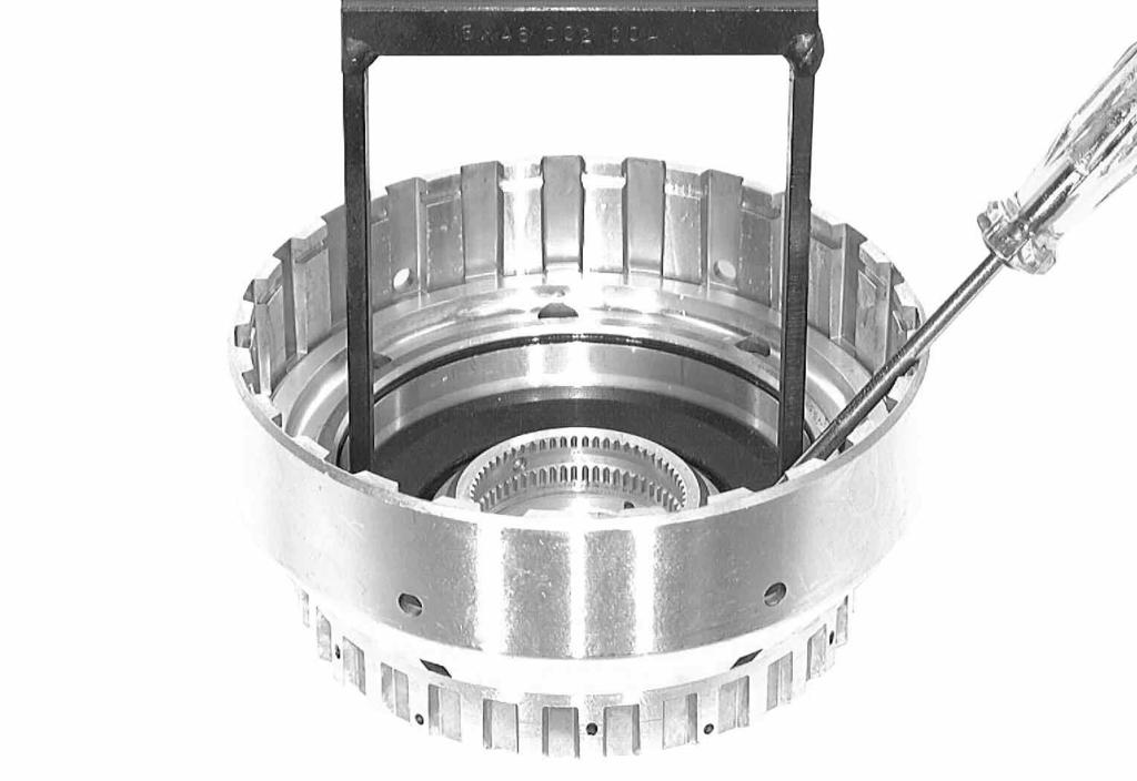 Press piston A into cylinder A 70.010/110 and insert cup spring 70.010/140 with the convex side up.