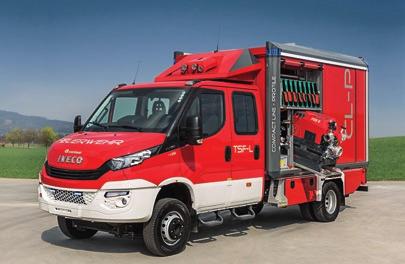 Rosenbauer CL-Profile Safety The tail lift over the whole height of the entire superstructure ensures safe and comfortable loading and unloading of MECs