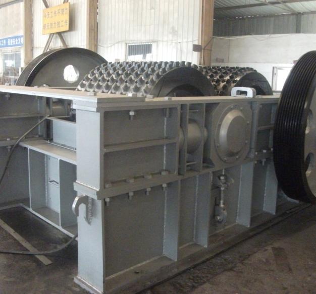 MAIN CUSTOMER BENEFITS OF DOUBLE ROLLER CRUSHER The 2PG series roller crusher is equipped with crushing rings, segments or crushing picks,depending on the a p p l i c a t i o n a n d f e e d m a t e