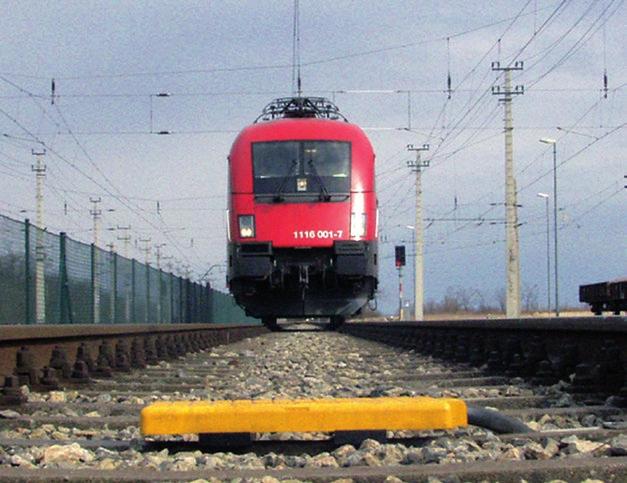 Trainguard solutions for ETCS Level 1 Modular and universal The Trainguard train control system can be used on lines which are to be equipped with intermittent train control for operational reasons,
