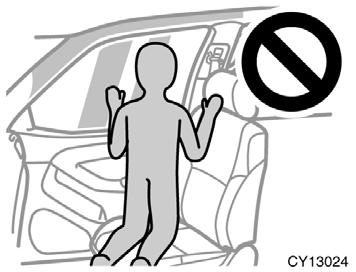 Do not allow anyone to get his/her head closer to the area where the side airbag and curtain shield airbag inflate, since these airbags could inflate with considerable speed and force.