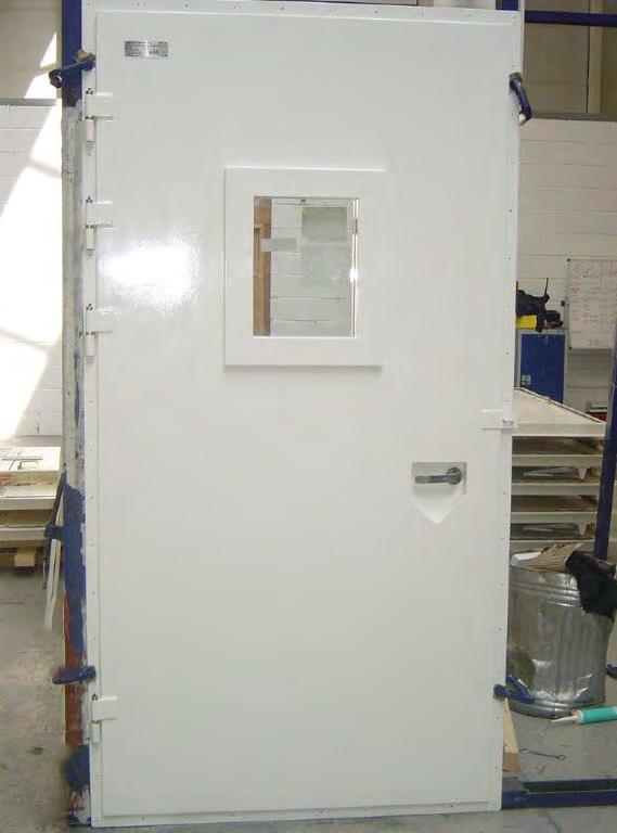 A60 OFFSHORE DOOR RIGHT HAND ITEM SHOWN Door manufactured from 2mm double skinned steel.
