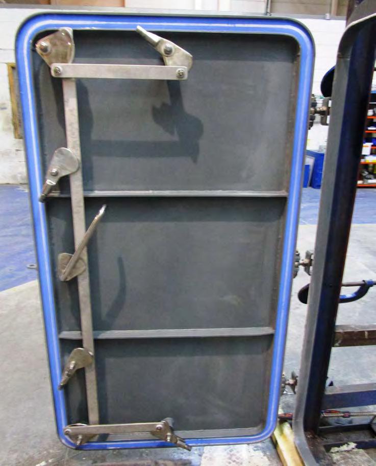 4 CLIP GASTIGHT DOOR The Door is manufactured from 8mm cover plate and is fitted with suitably stiffened with weld on ribs. Door Frame manufactured from 75x50x8mm steel.