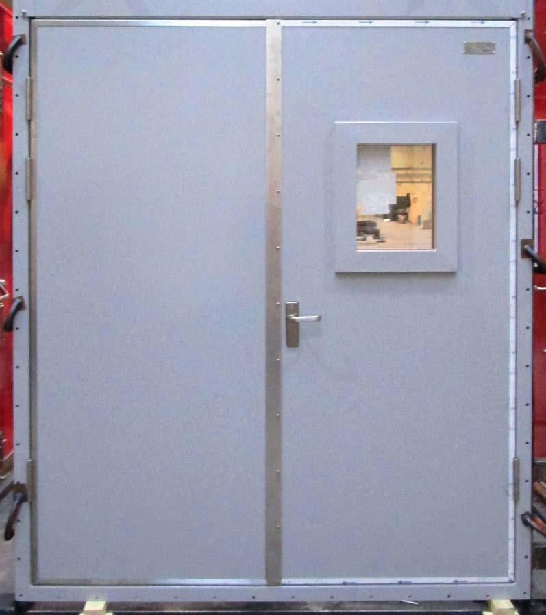 A60 DOUBLE INTERNAL DOOR Door blades manufactured from 1.5mm steel. 4mm Z section steel frame. Live leaf fitted with single mortice latch, stainless steel lever handles and backplates.