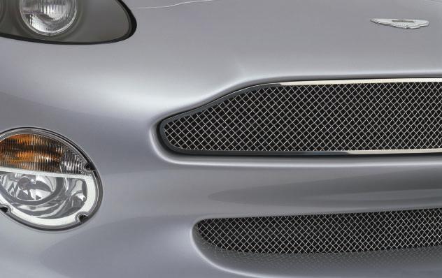 Wire mesh grille The wire mesh grille provides a stylish yet classic alternative to the standard slatted