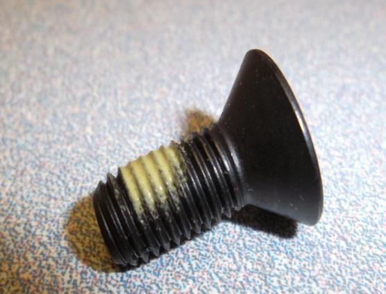 29L826 Seamer Roll Retainer Screw marked with FKE is the only acceptable fastener to be used in Seaming Roll application.